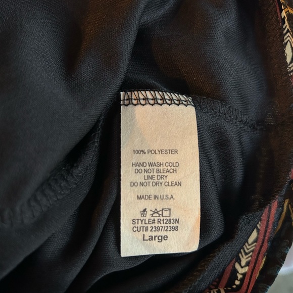 Sage Smocked Off the Shoulder Floral Romper.                       Women’s Large - Picture 6 of 6